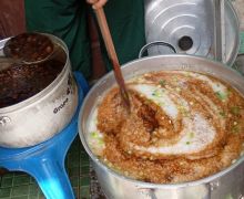 Bubur Suro, Takjil Legendaris Khas Palembang, Dibagikan Secara Gratis - JPNN.com