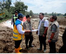 Gubernur Jateng Instruksikan Tutup Tiga Tanggul Jebol Maksimal Dua Hari - JPNN.com