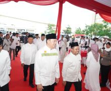 Harmoni Ramadan, Kebersamaan TNI-Polri di Halaman Mapolda Riau - JPNN.com