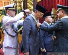 Menhan Sjafrie Sjamsoeddin Menerima Tanda Kehormatan Tertinggi dari TNI - JPNN.com