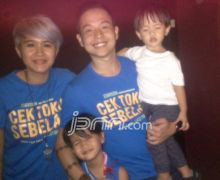 Ernest Ajak Istri dan Anak Promo Cek Toko Sebelah - JPNN.com
