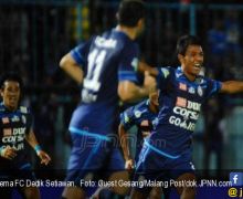 Kontrak Tinggal Dua Bulan Lagi di Arema FC, Dedik Setiawan Diincar Klub Asal Malaysia - JPNN.com