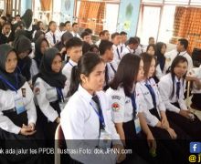 Sekolah Jangan Jual Beli Bangku Kosong Saat PPDB - JPNN.com
