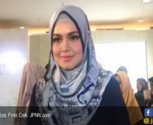 Begini Tanggapan Siti Nurhaliza Soal Bendera Merah Putih Terbalik - JPNN.com