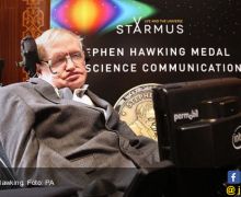 Fisikawan Ikonik Stephen Hawking Meninggal Dunia - JPNN.com