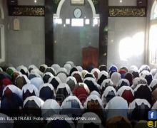 Bupati Tasikmalaya Mengizinkan 2.000 Masjid Gelar Salat Idulfitri Hari Ini - JPNN.com