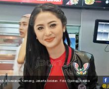 3 Berita Artis Terheboh: Dewi Perssik Diteror, Suami Karen Idol Sedih - JPNN.com