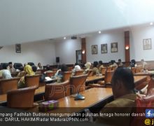 Kasihan, Puluhan Guru tak Terima Honor Sejak Januari 2017 - JPNN.com