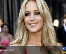 Sangar! Ribut di Bar, Jennifer Lawrence Bikin Cowok Menangis - JPNN.com