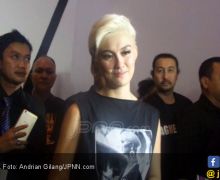 Lihat Nih, Agnez Mo Adu Akting dengan Si Seksi Megan Fox - JPNN.com