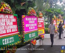 Balai Kota Penuh Karangan Bunga Lagi, Relawan Anies Khawatir - JPNN.com
