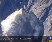 Status Awas Gunung Agung Diturunkan Jadi Siaga - JPNN.com