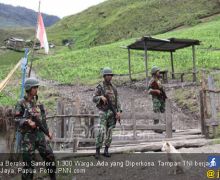 Bebaskan Warga, 58 Prajurit TNI di Papua Raih Penghargaan - JPNN.com