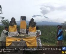 Tampak Tenang, Gunung Agung Sedang Kumpulkan Tenaga - JPNN.com