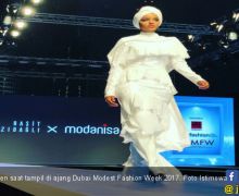 Carolina Sukses Merias Halima di Ajang Dubai Modest FW 2017 - JPNN.com