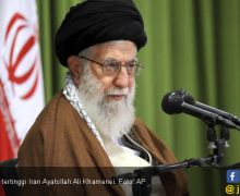 Stasiun TV Pemerintah Iran Diserang, Ayatollah Khamenei Dikelilingi Api - JPNN.com