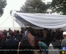 Keburu Dipanggil, Yon Koeswoyo Gagal Manggung di Lombok - JPNN.com