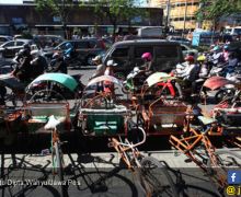 Penarik Becak di Kota Bekasi Hijrah ke Jakarta - JPNN.com