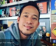 Helm Tabung Gas Melon Denny Cagur Bikin Ngakak - JPNN.com