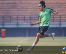 Persebaya Resmi Coret King Arthur dan Sidik Saimima - JPNN.com