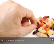 Hobi Makan Camilan Tapi Takut Berat Badan Naik? Ikuti 5 Cara ini - JPNN.com