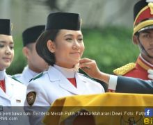 Cerita Tarrisa saat Detik-detik Terima Bendera dari Jokowi - JPNN.com