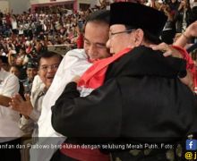 Peristiwa Politik Paling Unik 2019: Jokowi Merangkul Prabowo - JPNN.com