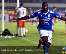 Persib Bandung Pertahankan Ezechiel N'Douasel - JPNN.com