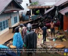 Banjir Terjang Kota Padang, 2 Anak Meninggal - JPNN.com