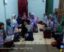 Emak-Emak Pendukung Prabowo-Sandi Kepung 3 Kabupaten - JPNN.com