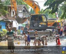 Dimakan Usia, Pipa PDAM Ngagel Bocor - JPNN.com