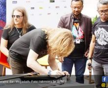 Dilelang untuk Korban Gempa, Gitar Megadeth Laku Rp 150 Juta - JPNN.com