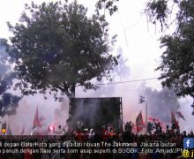 Suasana Depan Balai Kota Serasa di Stadion Saat Pesta Juara - JPNN.com