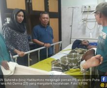 Kecelakaan Maut, Pemain PSMP Krisna Adi Disantuni Ketua KPSN - JPNN.com