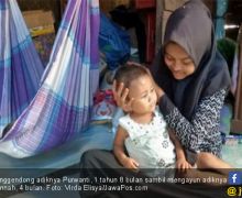Kisah Andini, si Gadis Tangguh Merawat Ibu dan Dua Adiknya - JPNN.com
