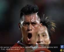 Bintang Borneo FC Lerby Eliandry Sedang Bahagia Banget - JPNN.com