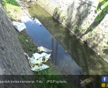 Sampah Poster Kampanye kok Dibuang ke Selokan - JPNN.com