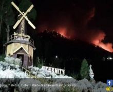 Tanpa Gemuruh dan Ledakan, Gunung Agung Muntahkan Lava Pijar 700 Meter - JPNN.com
