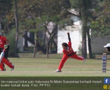 Penggawa Timnas Kriket Putri Indonesia Masuk 100 Besar Bowler Terbaik Dunia - JPNN.com