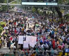 Majelis Hakim MK Baca Putusan, di Sekitar Patung Kuda Bergaung Surah Yasin - JPNN.com