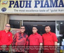 Santap Siang di Padang, Sekjen PDIP Banggakan Kelezatan Kuliner Minang - JPNN.com