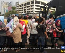 KRL Tak Beroperasi, Transjakarta dari Depok Kelimpahan Penumpang - JPNN.com