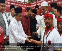 Peserta Kongres PDIP Serahkan Puluhan Hewan Kurban kepada Umat Islam di Bali - JPNN.com