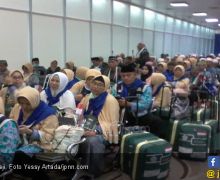 Begitu Tiba di Tanah Air, Para Jemaah Haji Langsung Dicek Suhu Tubuhnya - JPNN.com