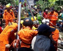  Ayah dan Anak Tewas Saat Menguras Sumur Sedalam 10 Meter - JPNN.com