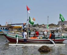 NU Peduli Salurkan Bantuan Perahu untuk Nelayan Terdampak Tsunami Selat Sunda - JPNN.com