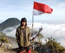 Fayyadh si Pendaki Cilik, Disambut Butiran Es di Puncak Gunung Gede - JPNN.com