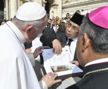 Temui Paus di Vatikan, Kiai Staquf Sampaikan Salam dari Presiden & Rakyat Indonesia - JPNN.com