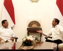 Jokowi dan Prabowo Makin Mesra, Media Australia Sebut Indonesia Defisit Demokrasi - JPNN.com