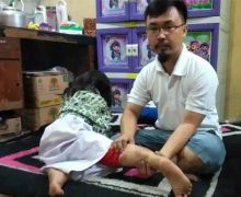 Dua Bocah Diserang Kera Liar Berekor Panjang - JPNN.com